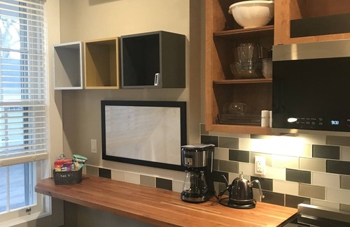 Rochester Apartment | #2 Great studio apt with garage, near 590/490