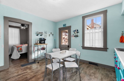 Hermann House | 2 Guesthouses, One Location! The Shanty & The Shed, Hermann Mo-Sleeps 4-8