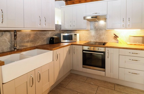 Eastgate Cottage | 2 HOLME POOL, pet friendly, with open fire in St John's Chapel