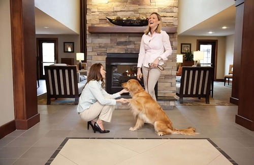 Las Colinas Hotel | 2 Home-like Suites w/Full Kitchen! Free Parking! Near Museum of Biblical Art!
