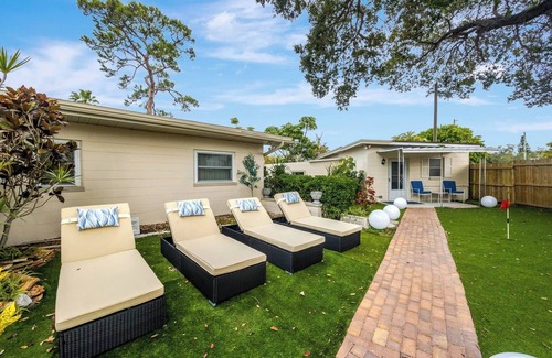 Madeira Beach Villa | 2 Homes! - 4 Mn To Madeira Bch - Hottub - Htd Pool