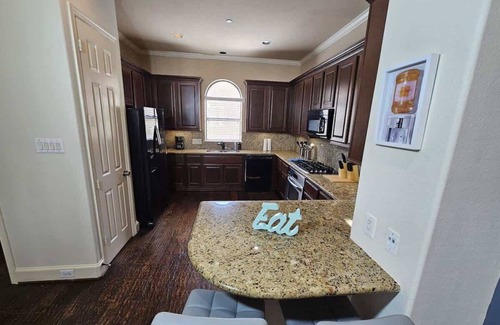 Woodlake - Briar Meadow House | 2 Homes Galleria Private Jacuzzi KING BED
