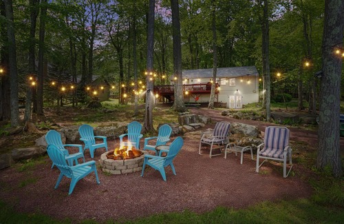 Locust Lake Village House | 2 Homes Sleeps 16 Lakefront Dock Game Rooms Family & Dog Friendly