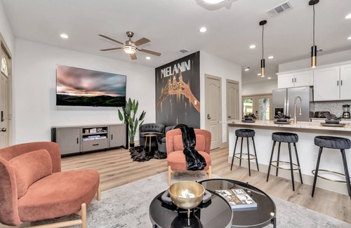 Southeast Houston Apartment | 2 Homes! Sleeps 20 | Games| Gated Parking & More!, 2 Homes! Sleeps 18 | Games| Gated Parking & More!