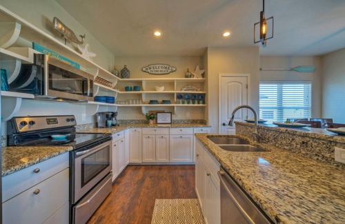 Port Aransas House | 2 Homes, Sleeps 22 | Steps to the Beach, Private Pool, Fire Pit, Balcony Views