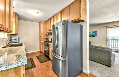 Al Tahoe House | 2 Homes with 6 Bdr near the lake w/Hottub