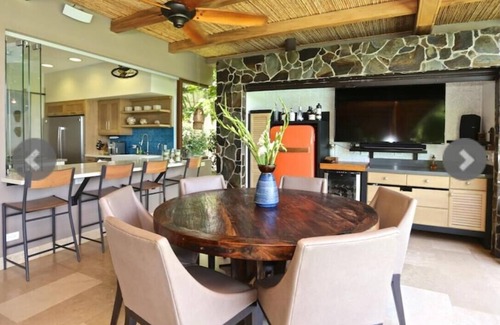 Coco House | 2 Houses Property for big families!