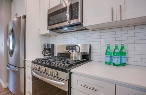 South Mission Beach Condo | 2 Houses to Beach * Exclusive Patio * Dog OK