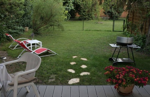 Saint-Saturnin-les-Avignon Apartment | 2 independent apartments on the ground floor