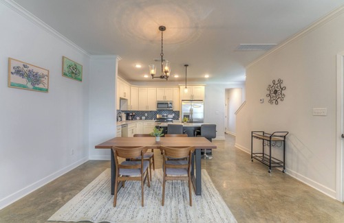 Downtown Memphis House | 2-in-1 Home! Entire Duplex for Your Private Stay