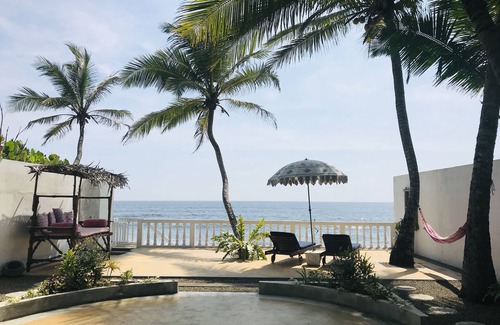 Talpe House | 2 King-bed Luxury Beach house