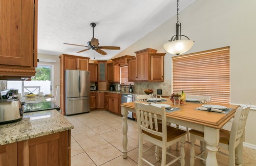 Vero Beach South House | 2 King Beds, Heated Pool, Private neighborhood,10 min to Beach,5 min to Downtown