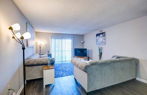 North Charleston Apartment | 2 King suites located near CHS.Gym,pool,dogpark