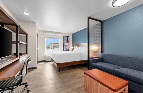 Brownsville Hotel | 2 King Suites w/Kitchen & Sofa