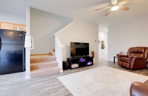 Manhattan Villa | 2 Kings, Workspace, Garage 3bdrm - Pastore`s Place