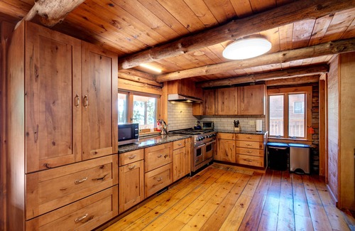 Lansing Cabin | 2 Lakefront Cabins on 1.3 Acres. Cayuga Lake Cabins - Finger Lakes, near Ithaca