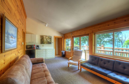 Lansing Cabin | 2 Lakefront Cabins on 1.3 Acres. Cayuga Lake Cabins - Finger Lakes, near Ithaca