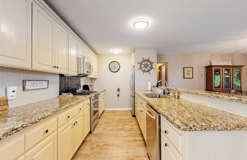 Lakeside House | 2 lakefront homes with year-round dune/water access right from the property