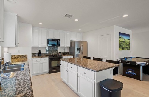 Terra Lago House | 2 Lakeview Villas 8BR, 14 Beds, 24 Guests
