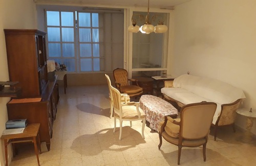 Netanya Apartment | 2 LARGE BEDROOMS ,5 MIN WALK FROM BEACH, PROMENADE . ACCOMMODATES UP TO 8 PEOP