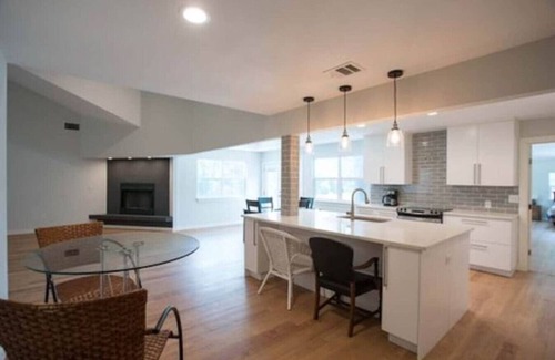 Manchaca House | 2 Large Bedrooms | Open Living | Peaceful