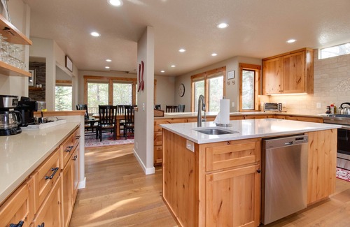 Sunriver House | #2 Lark Lane, Lark Retreat, Near Fort Rock Park, 12 SHARC passes, Sauna