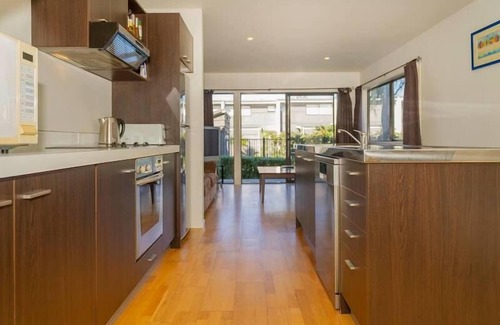 Whitianga Apartment | 2 level self contained apartment close to the poolat AquaSoleil.