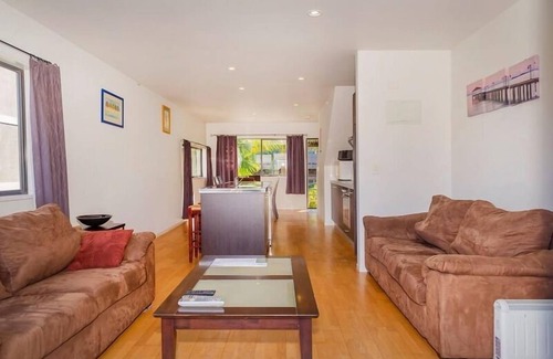 Whitianga Apartment | 2 level self contained apartment close to the poolat AquaSoleil.