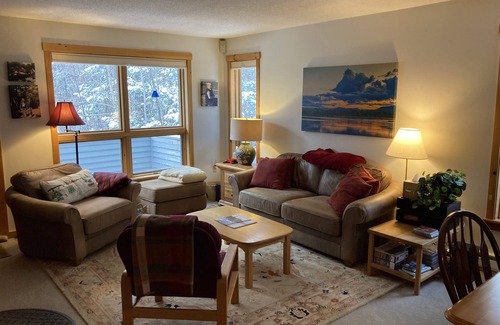 Carrabassett Valley Condo | 2-level, ski in/out 3-BR Snowbrook end unit at Sugarloaf - ideal for families!
