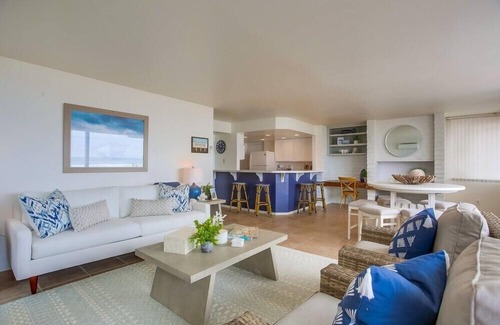 Central Mission Beach House | 2 Levels of Ocean Front ★ HUGE Patio ★ AC