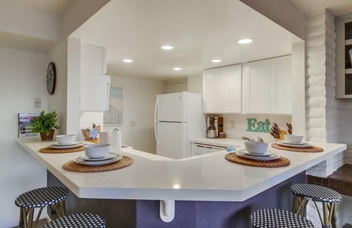 Central Mission Beach House | 2 Levels of Ocean Front ★ HUGE Patio ★ AC