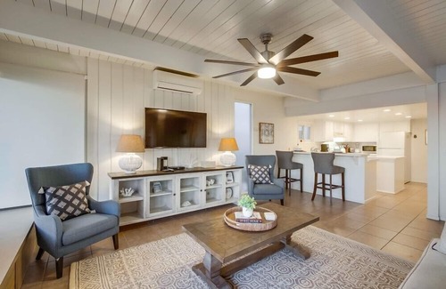 Central Mission Beach House | 2 Levels of Ocean Front ★ HUGE Patio ★ AC