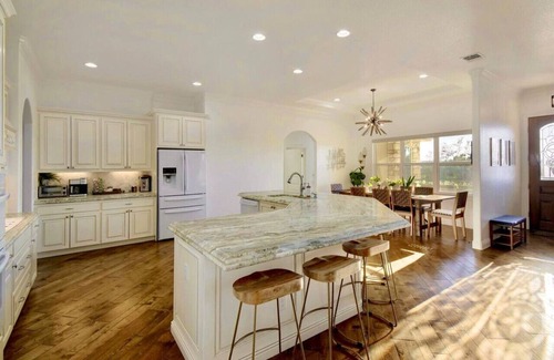 Brushy Bend Park House | 2 Luxury Homes | Group Retreats | Games | Fire Pit