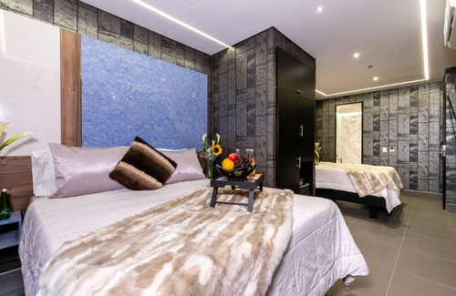 El Poblado Hotel | 2 Luxury Rooms with Window