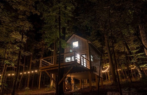 Groveoak Cabin | #2 (Maple) Luxury Treehouse near Lake Guntersville
