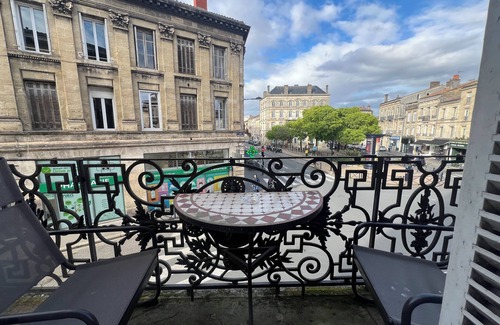Chartrons Apartment | 2 master suites in renovated old apartment