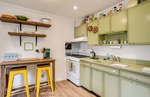 Prescott Cabin | 2 Mi to Arizona Christmas City! Cabin w/Fireplace