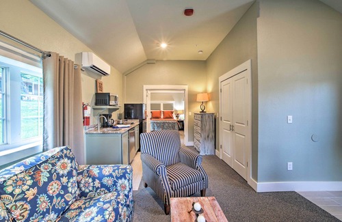 Downtown Branson Cottage | 2 Mi to Branson Strip: Cozy Cottage w/Fire Pit!