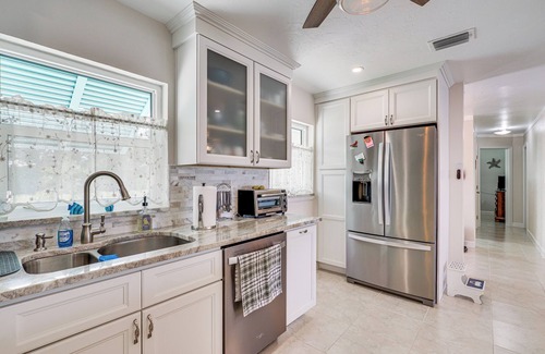 Iona House | 2 Mi to Bunche Beach, Waterfront Fort Myers Home