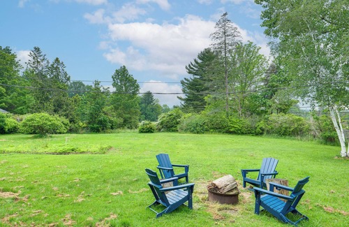 Chardon House | 2 Mi to Chardon Square: Spacious Farmhouse