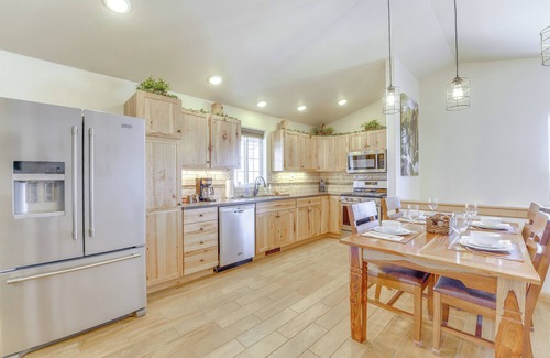 Fruita House | 2 Mi to Dinosaur Journey Museum: Mtn-View Haven!