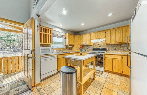 Bear Park House | 2 Mi to Dtwn: Cloudcroft Home w/Furnished Deck