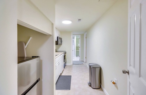 Bloomingdale Apartment | 2 Mi to Dtwn DC: WFH-Friendly Apt
