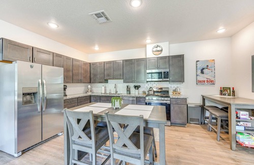 Flagstaff Condo | 2 Mi to Dtwn & NAU: Flagstaff Condo w/Patio!