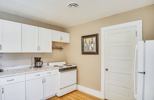 Sheboygan Apartment | 2 Mi to Dtwn: Studio Suite in Sheboygan