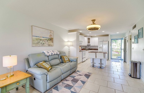 Fort Pierce Condo | 2 Mi to Fort Pierce Jetty: Coastal Florida Condo