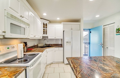 Fort Pierce Condo | 2 Mi to Fort Pierce Jetty: Coastal Florida Condo