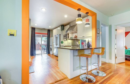 New Era Park House | 2 Mi to Golden 1 Center: Historic Home w/Deck!