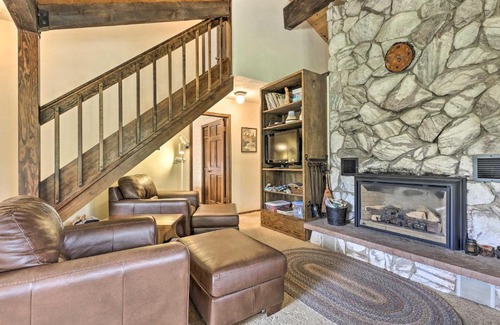 Grand Lake House | 2 Mi to Grand Lake Cabin with Fireplace and Library!