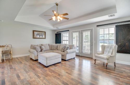 Grove House | 2 Mi to Grand Lake Grove Home with Fenced-In Yard